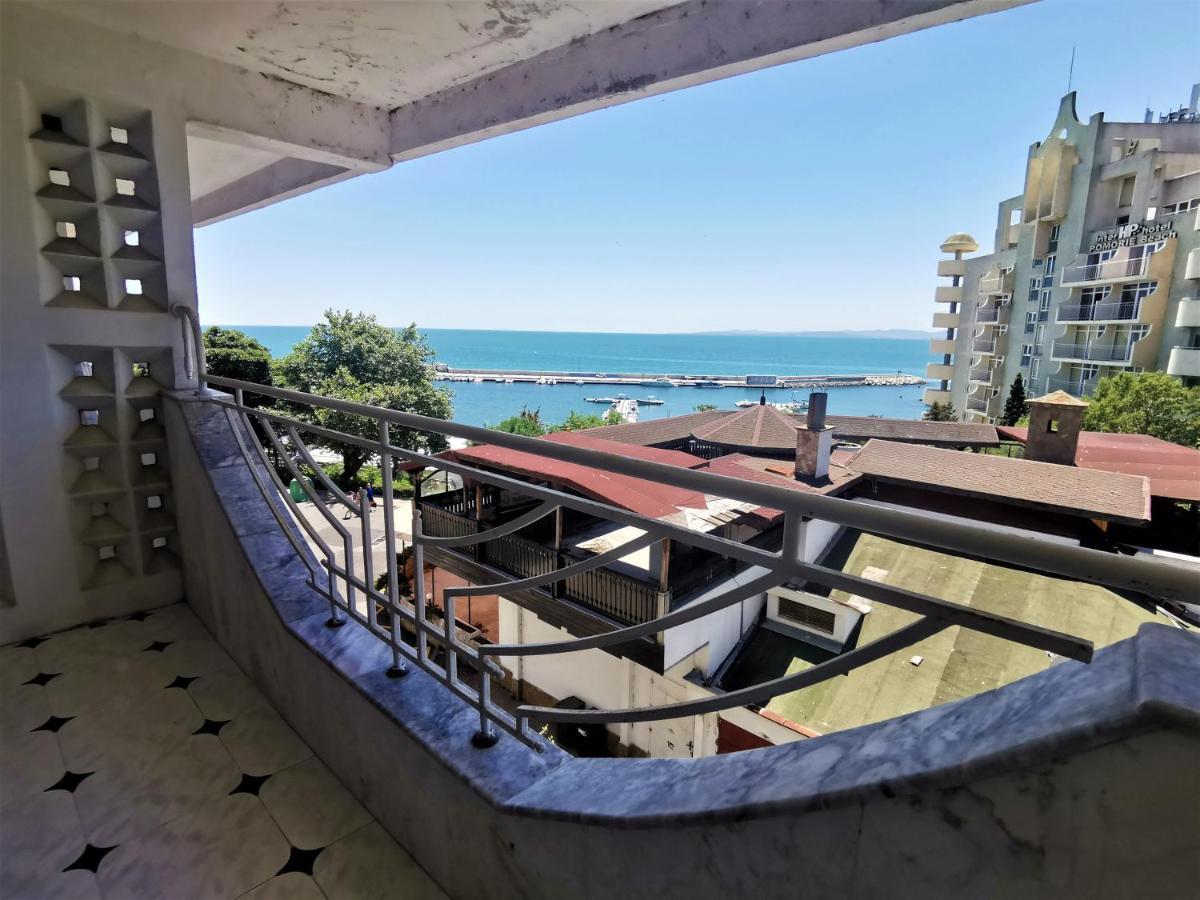 פומורי Lazur Seaview Apartment מראה חיצוני תמונה